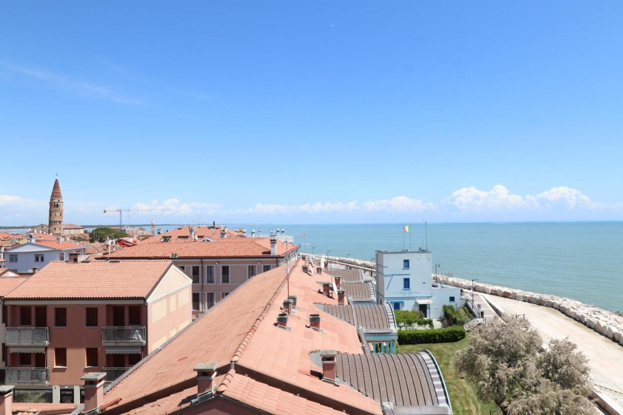 Penthouse Attico Mara Apartment Каорле Екстериор снимка