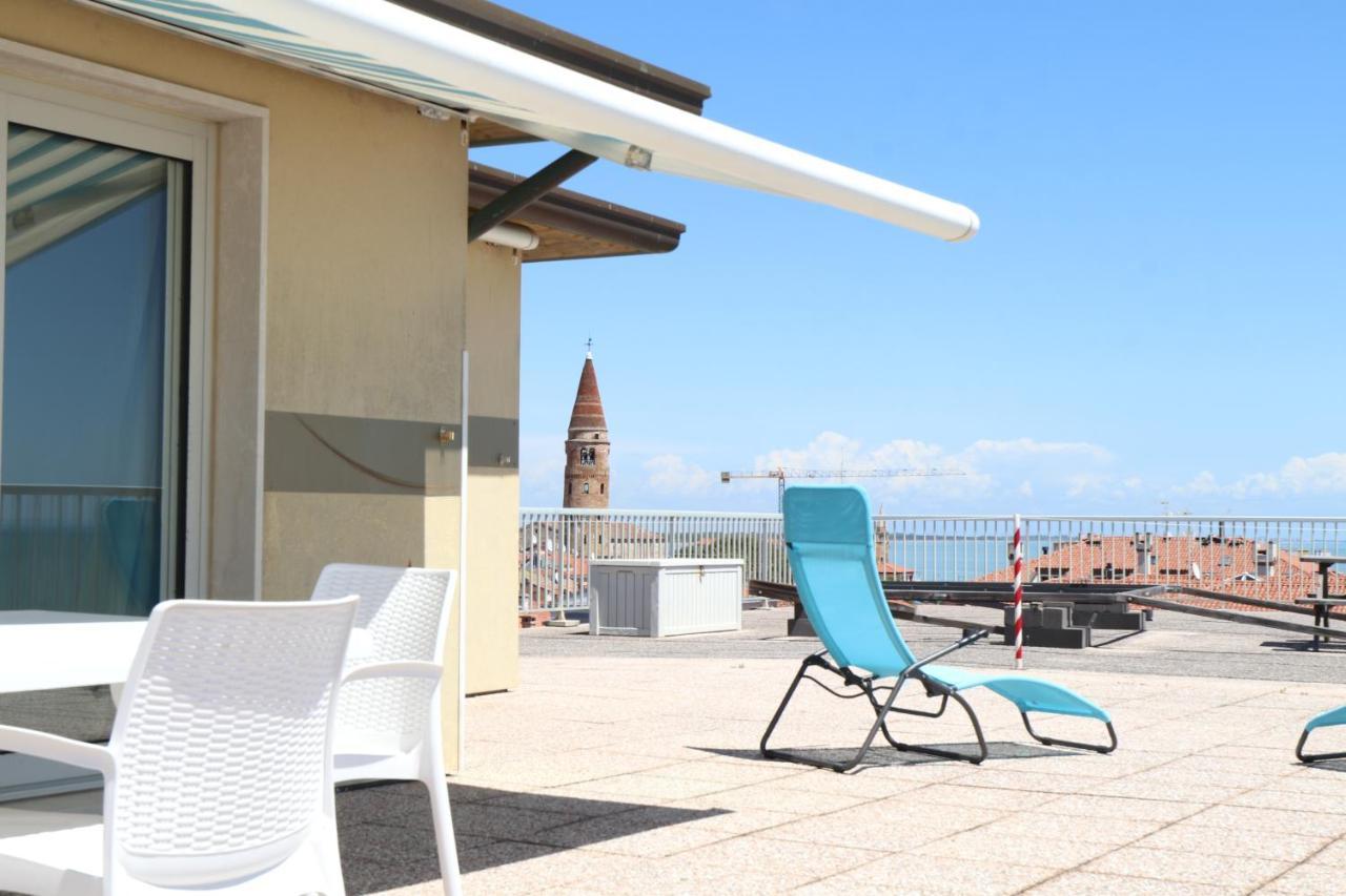 Penthouse Attico Mara Apartment Каорле Екстериор снимка