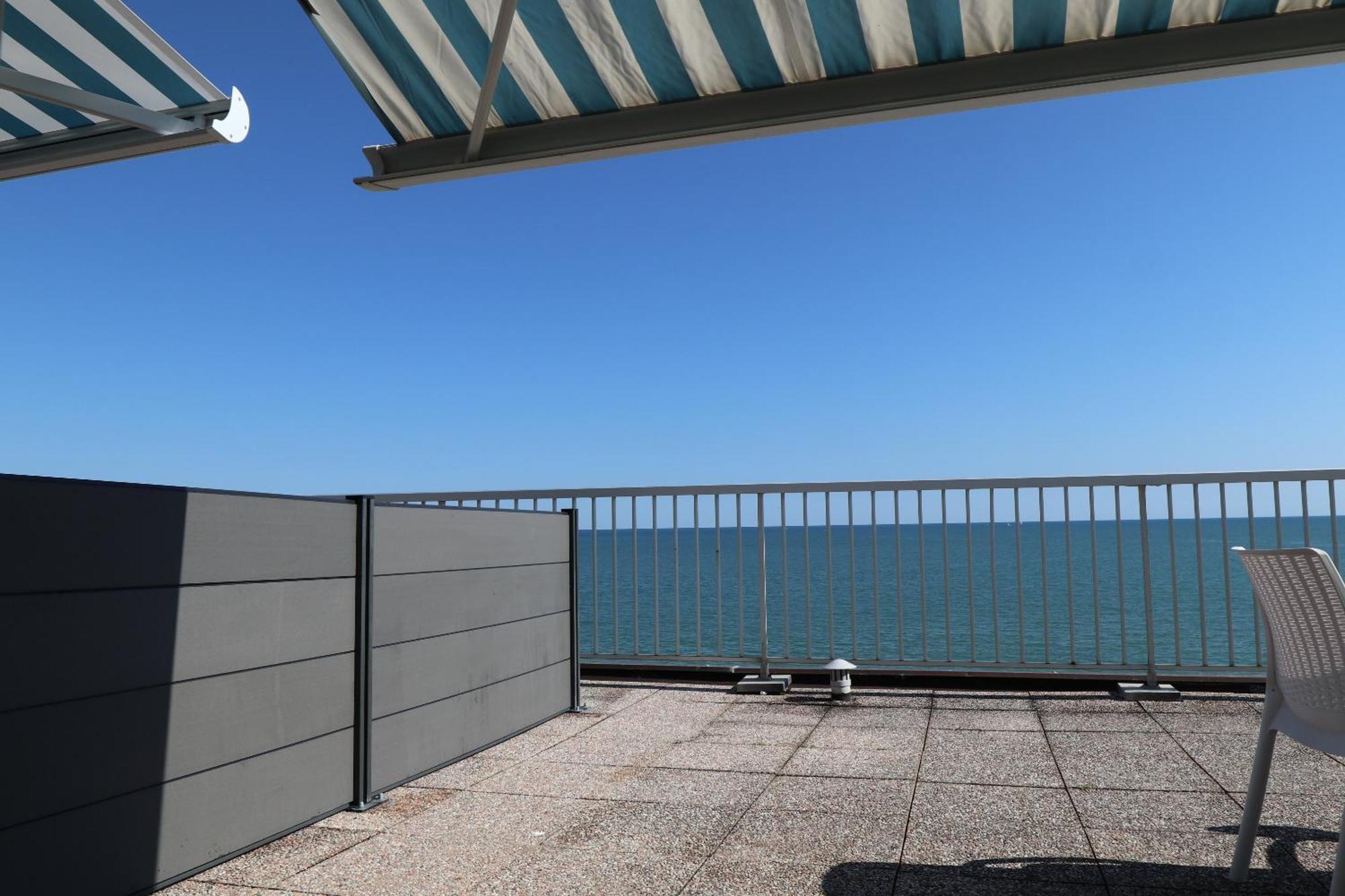 Penthouse Attico Mara Apartment Каорле Екстериор снимка